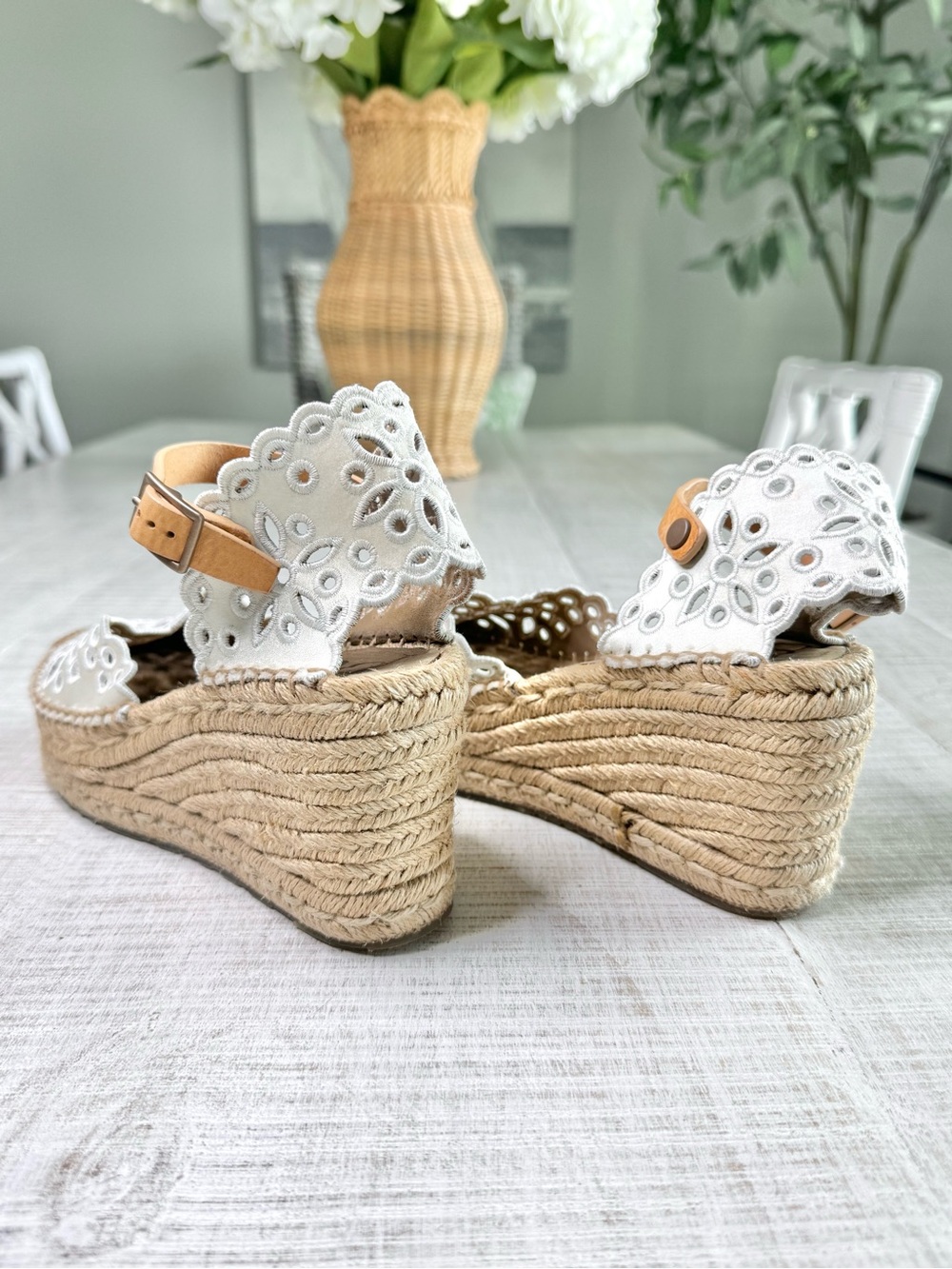 Pedro Garcia Omaira Eyelet Espadrille Wedge Sandals Ivory Size 6-6.5 - Picture 10 of 11